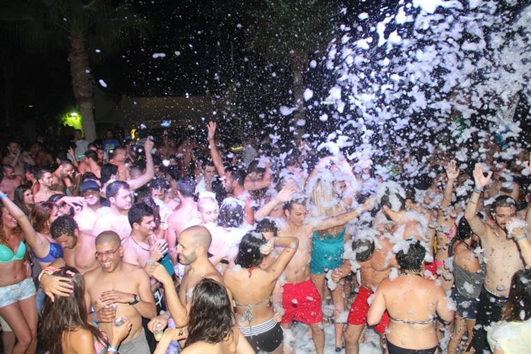 Lebanon Largest FOAM Party 3 (1)